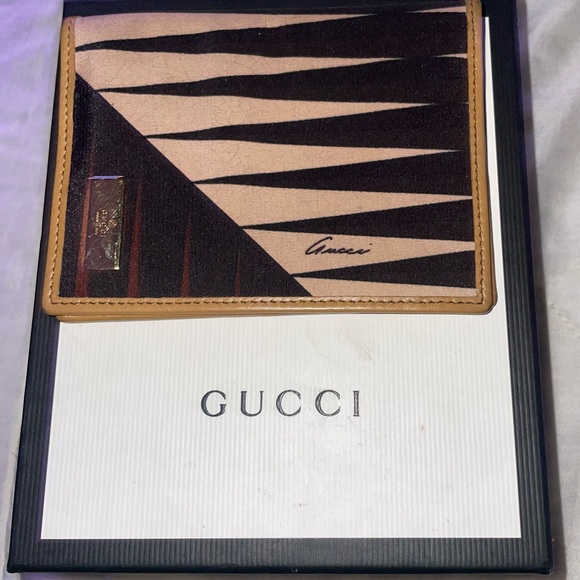 Authentic GUCCI Bifold Wallet New Never Used - Picture 1 of 5
